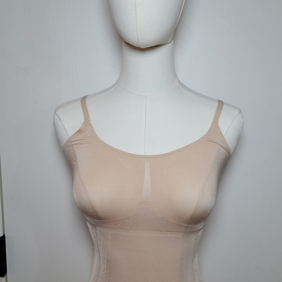 SPANX Oncore Tummy Control Mid-Thigh Bodysuit Shapewear Size Medium - Picture 3 of 12